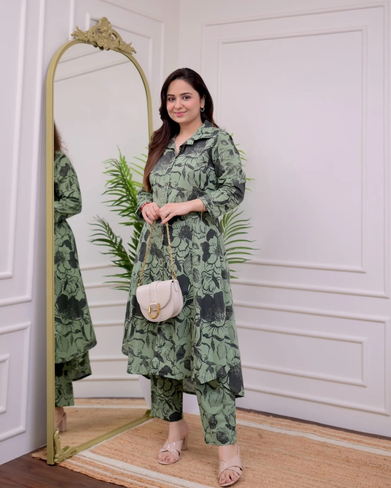 Elegant Grey Printed Cotton Kurti Pant Set with Maroon Motifs preview
