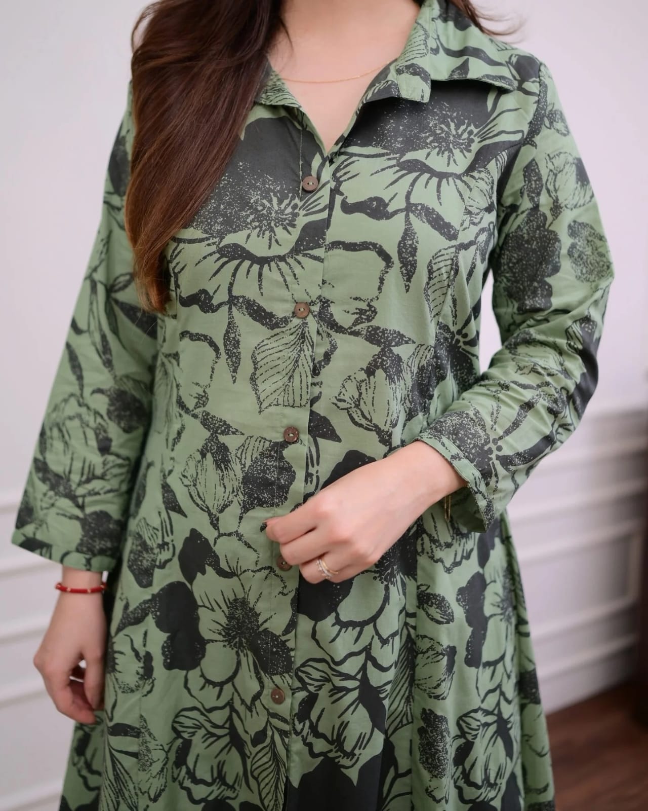 Elegant Grey Printed Cotton Kurti Pant Set with Maroon Motifs preview