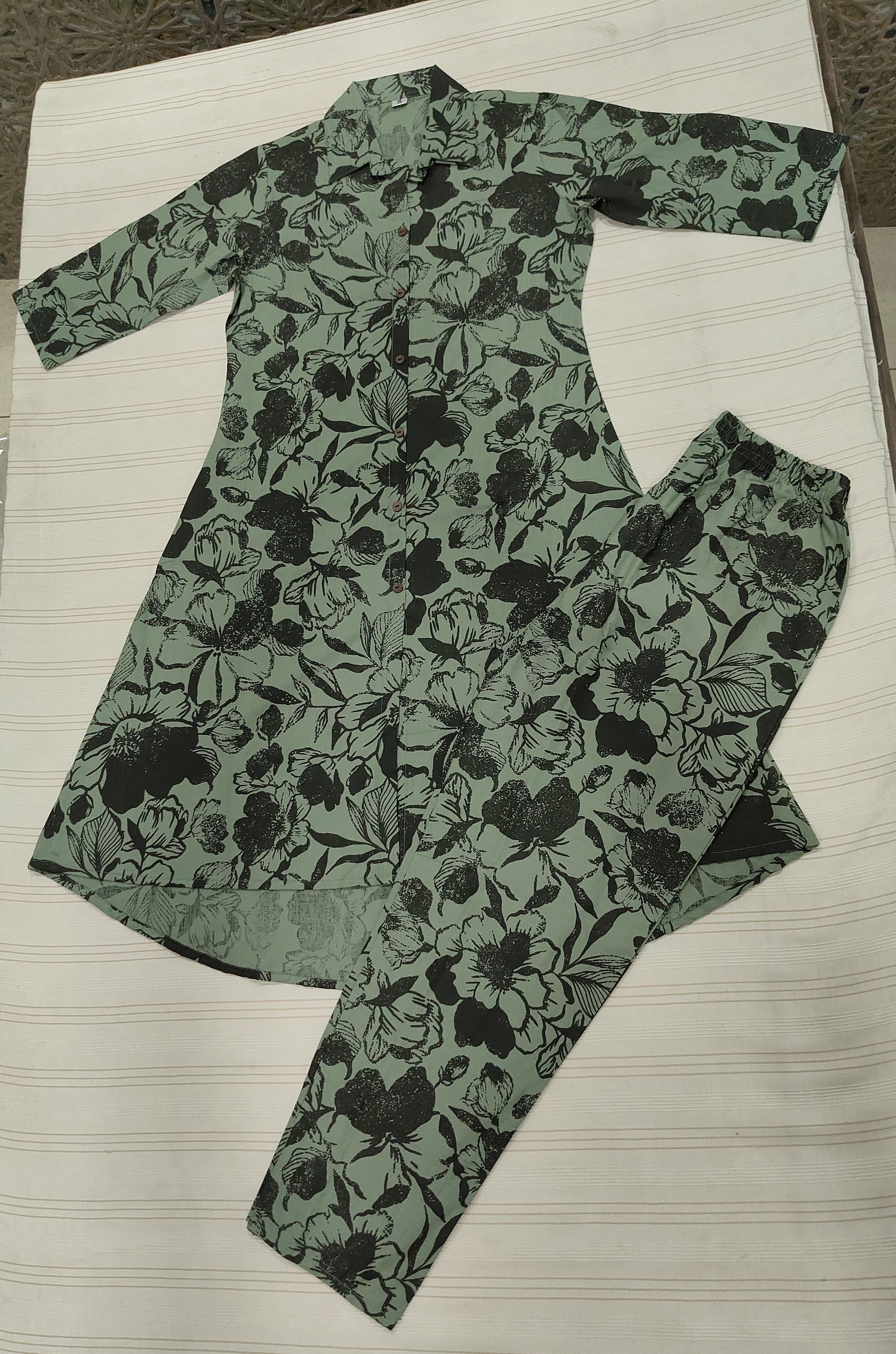 Elegant Grey Printed Cotton Kurti Pant Set with Maroon Motifs preview