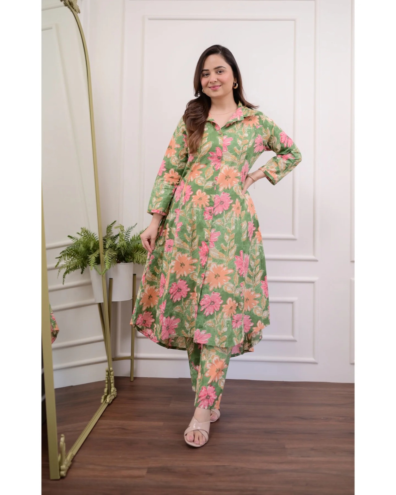 Vibrant Green Floral Cotton Kurti Pant Set preview