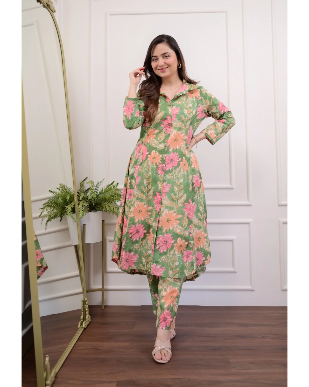 Vibrant Green Floral Cotton Kurti Pant Set preview